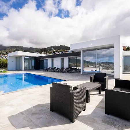 Matias - Private Pool And Family Comfort