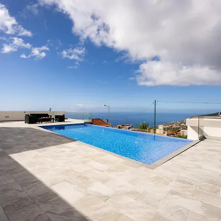 Matias - Private Pool And Family Comfort Vila