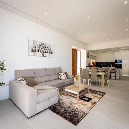 Matias - Private Pool And Family Comfort