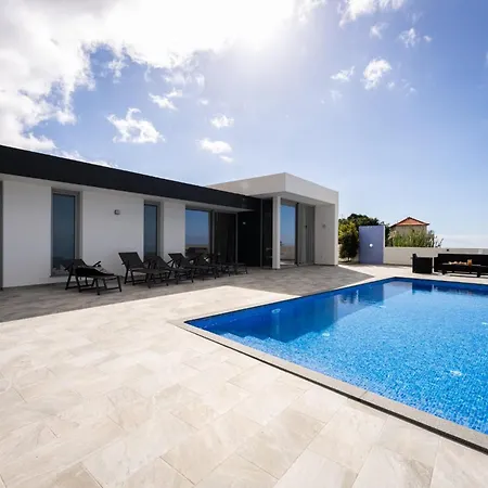 Matias - Private Pool And Family Comfort