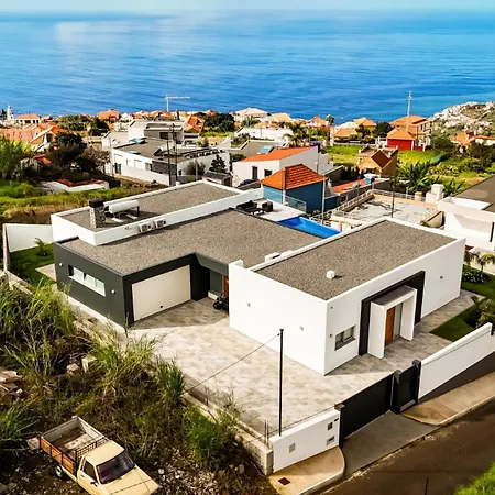 Matias - Private Pool And Family Comfort