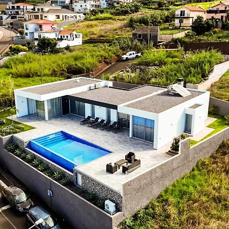 Matias - Private Pool And Family Comfort Arco da Calheta (Madeira)