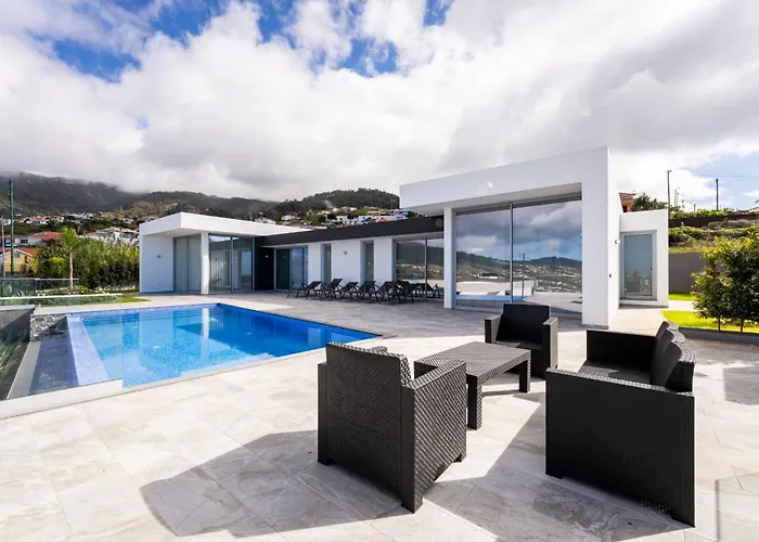 Matias - Private Pool And Family Comfort