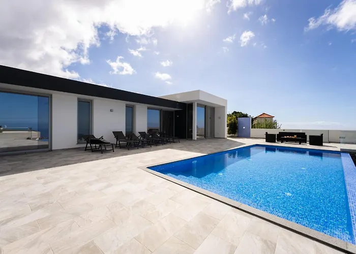 Matias - Private Pool And Family Comfort