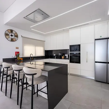 Matias - Private Pool And Family Comfort *